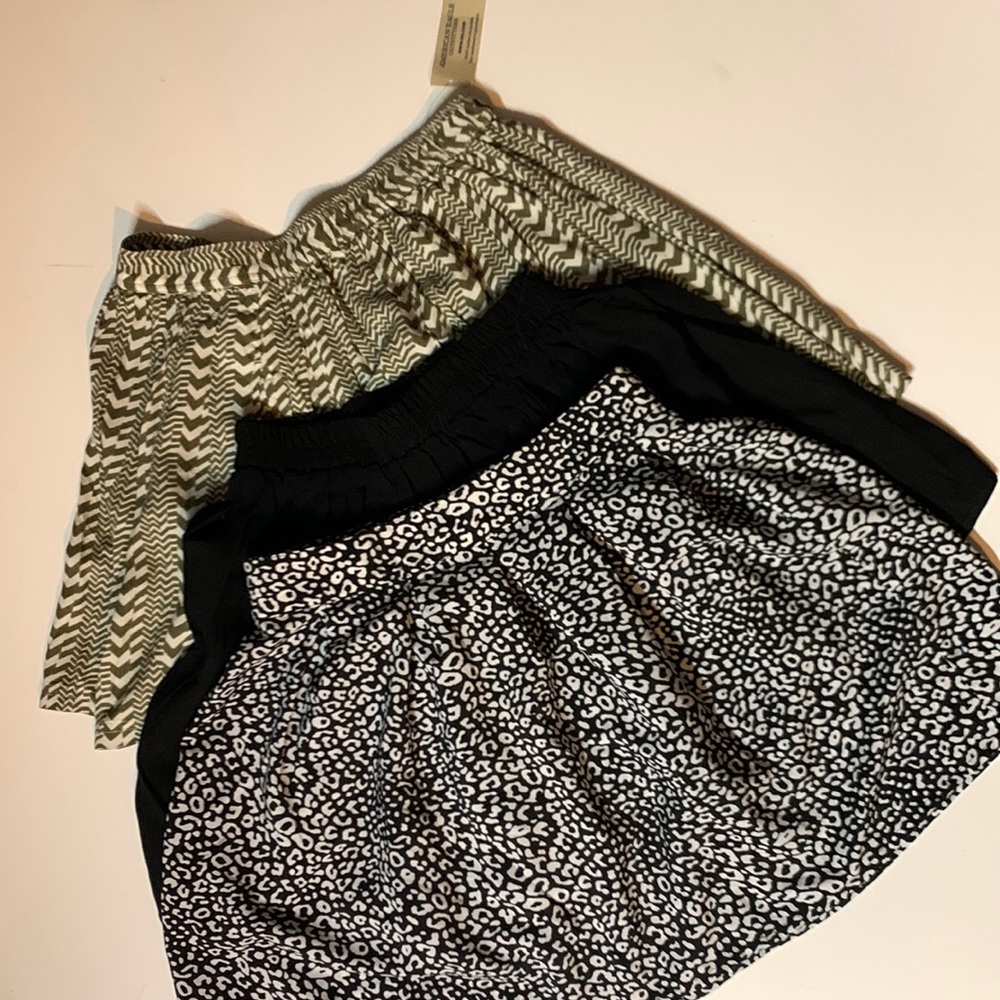 3  Skirts … Juniors Size XXS & XS .. American Eagle / LA Hearts ! Aeropostale